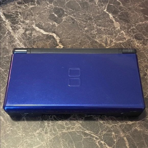 Nintendo DS Dual-Screen Console in Black - Picture 3 of 8